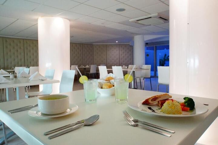 Dining Photos