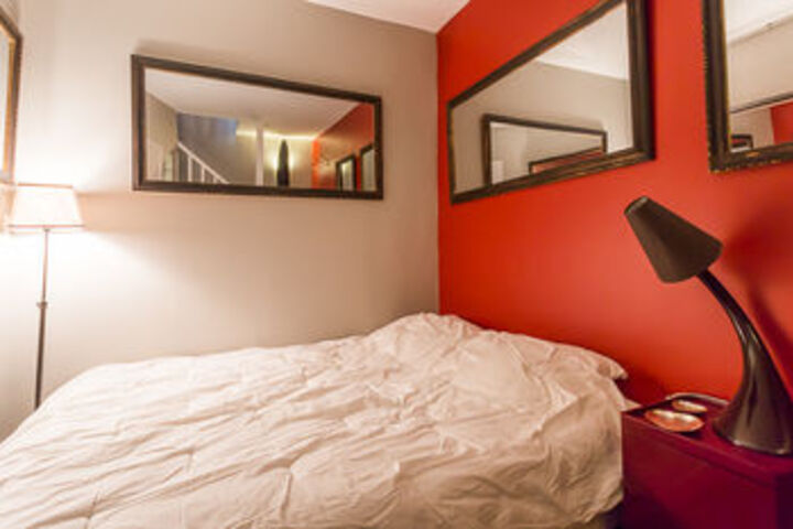 Room 33 of 170