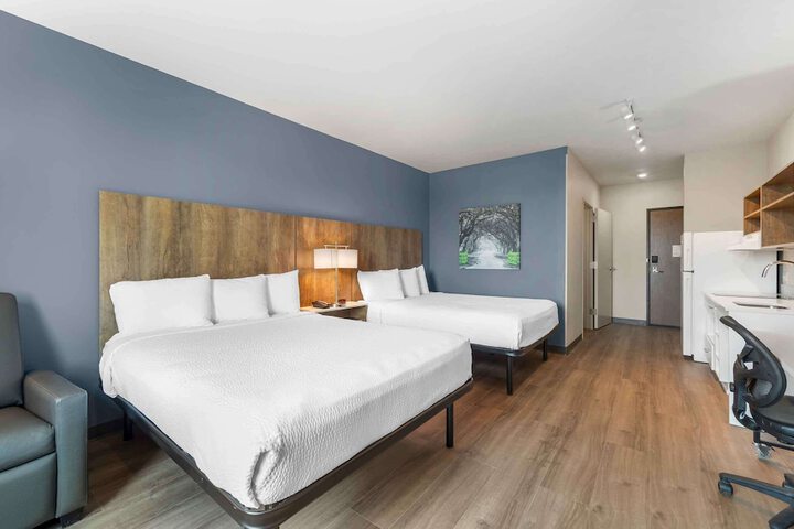 Standard Studio 1 Queen Bed (12 of 13)