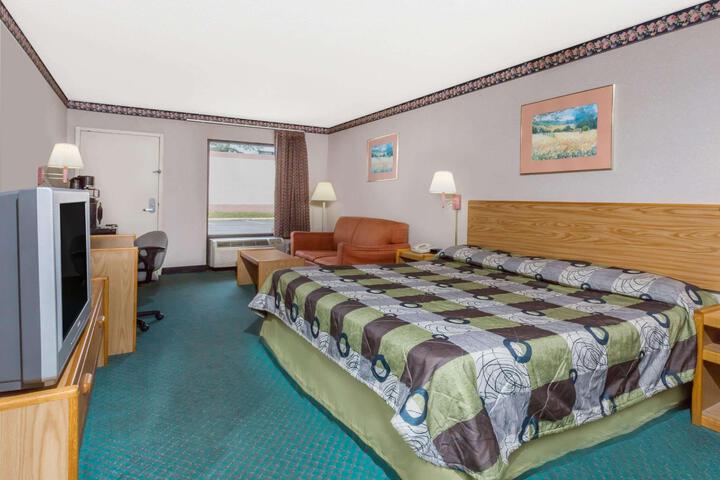 1 King Bed (4 of 7)