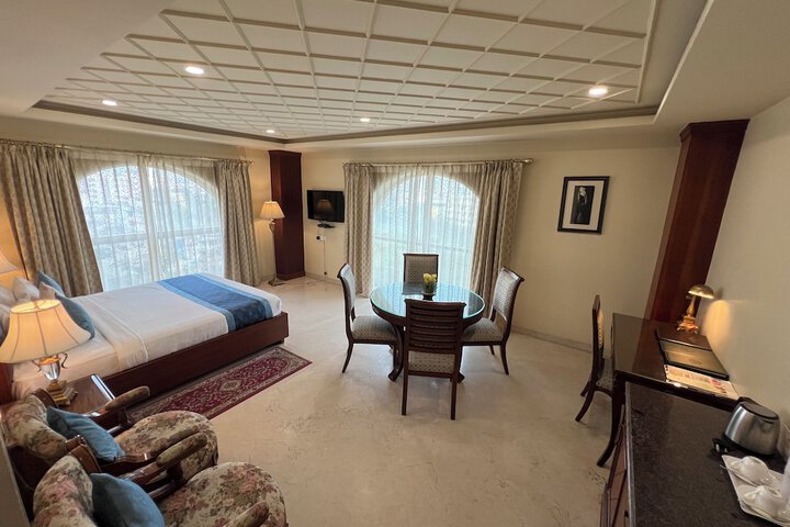 Room 19 of 164