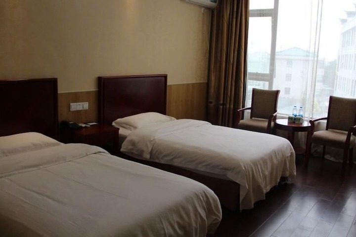 Room 9 of 22