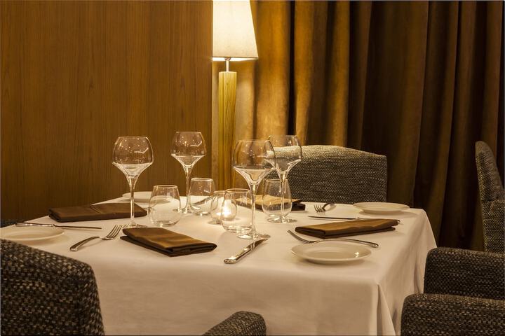 Dining 82 of 120