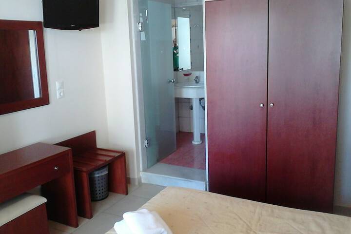 Room 7 of 40
