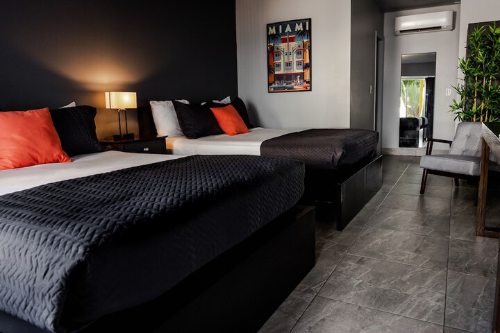 Quadruple 2 Double Beds (9 of 15)