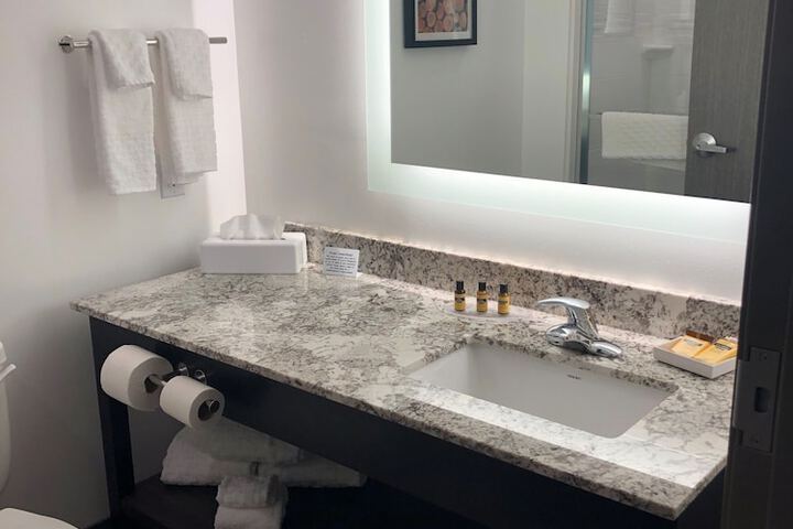 Bathroom sink