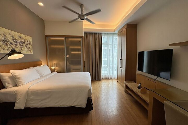 Room 50 of 61