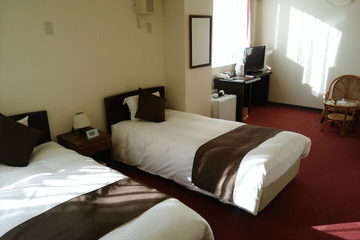 Room 10 of 42