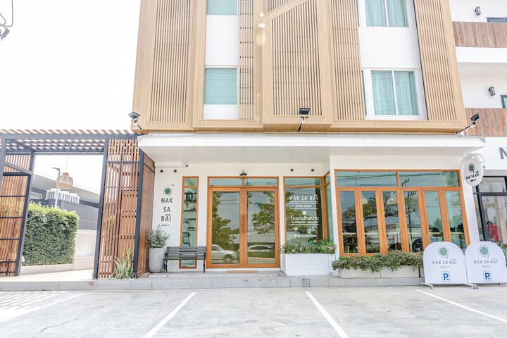 Hotel 68 of 72
