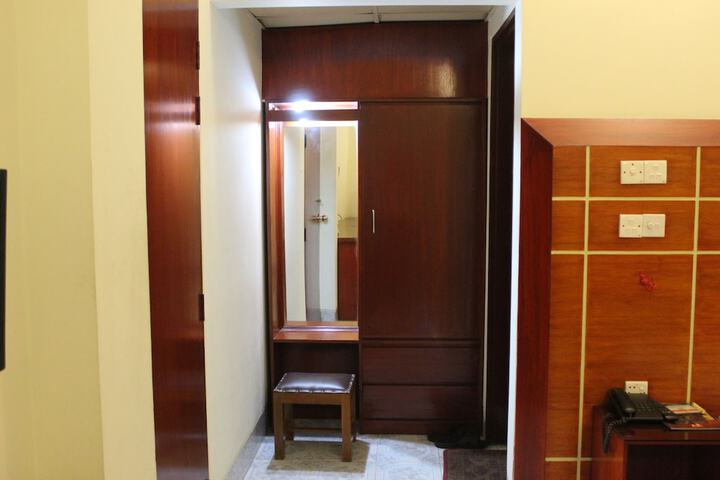 Room 9 of 67