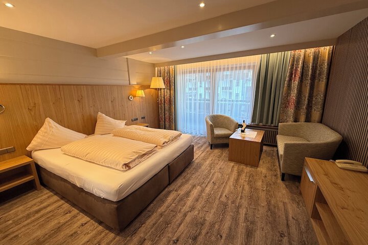 Room 25 of 93