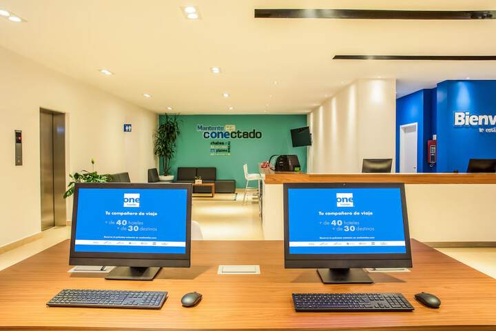 Business Center 23 of 29