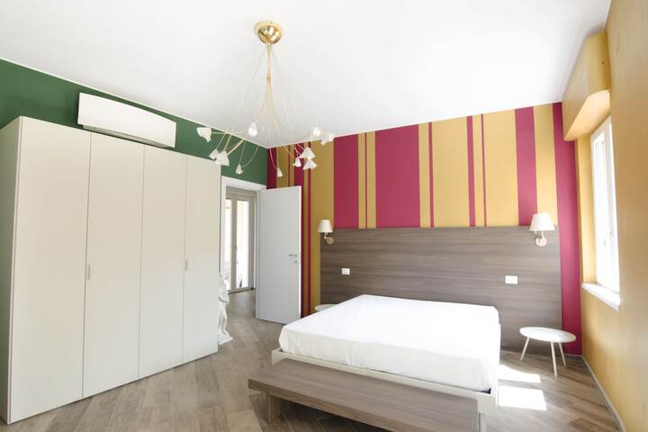 Room 8 of 34