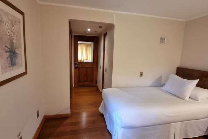 Room 7 of 24