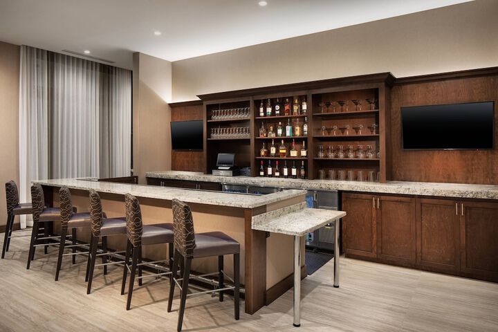 Lobby lounge