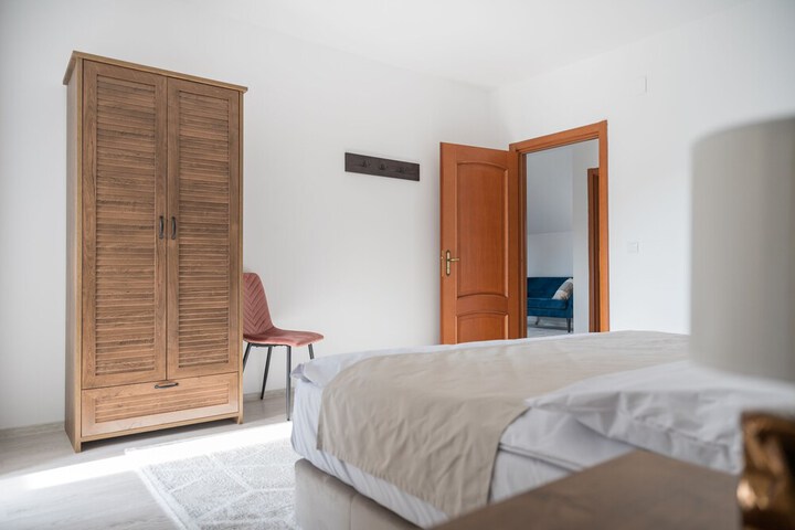 Room 13 of 65