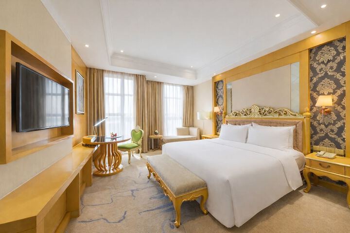 Room 14 of 53