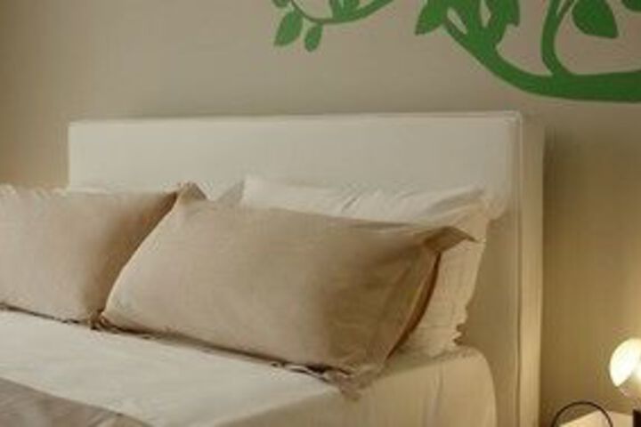 Room 8 of 23