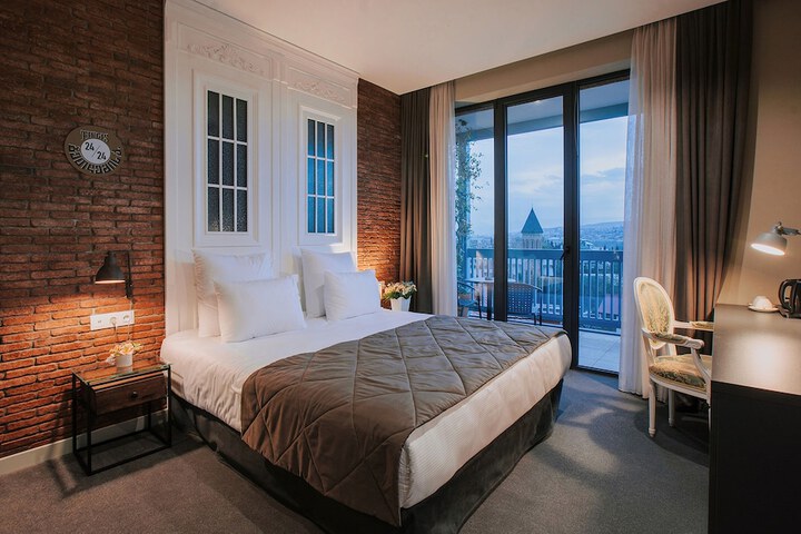 Room 21 of 127