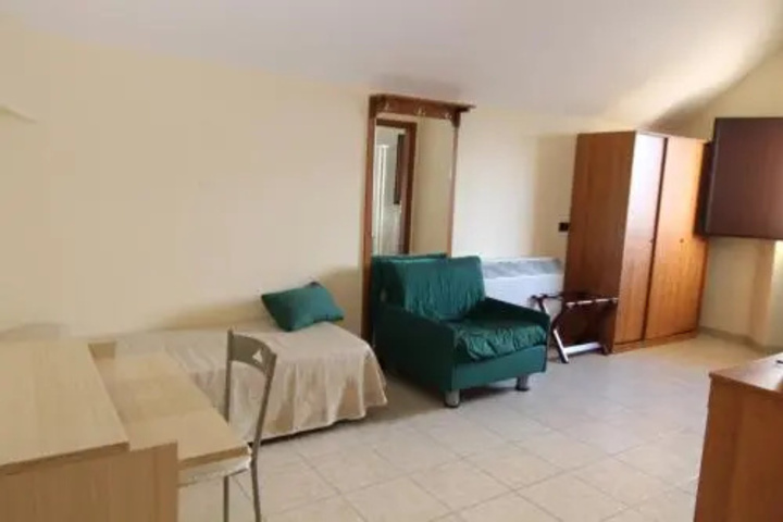 Room 5 of 13
