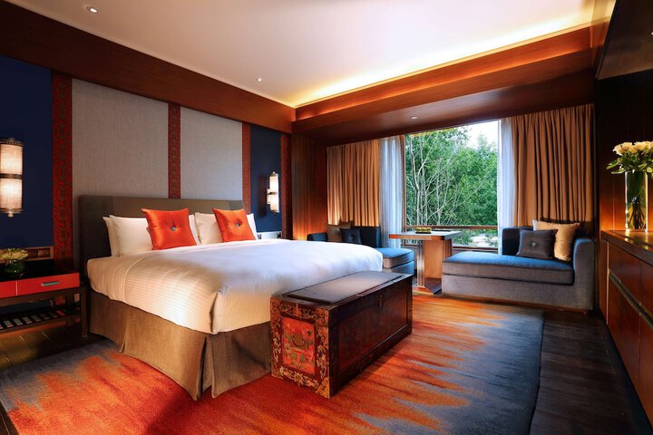 Room 30 of 82