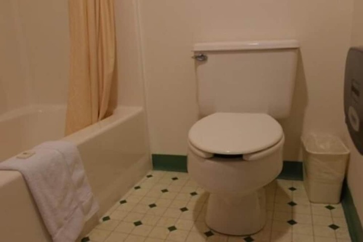 Room 15 of 16