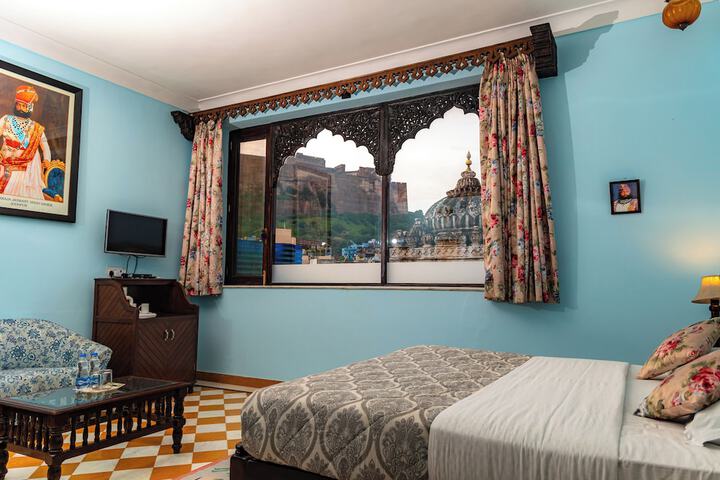 Room 17 of 53