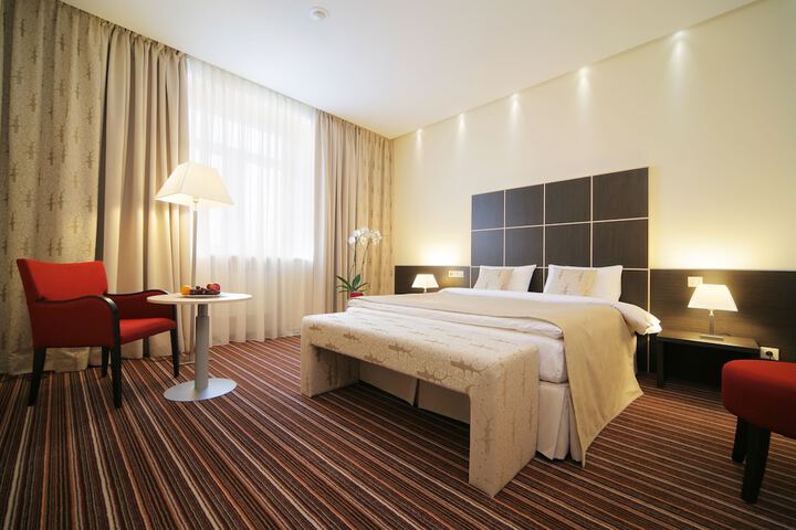 Room 5 of 72