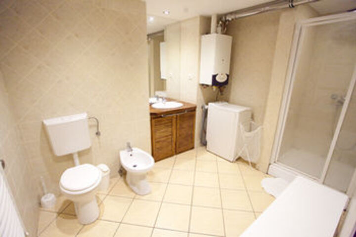 Room 3 of 25