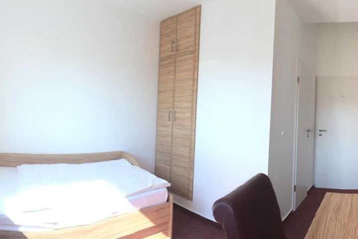 Room 21 of 46