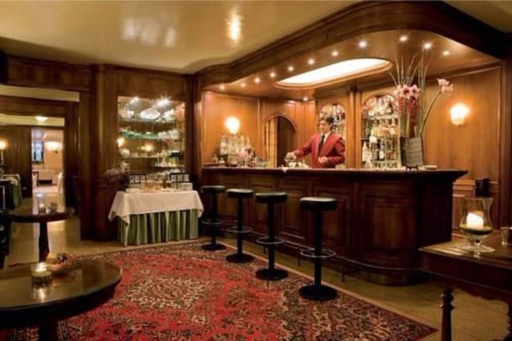 Lounge 60 of 71