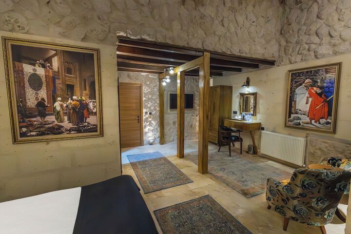 Room 4 of 48