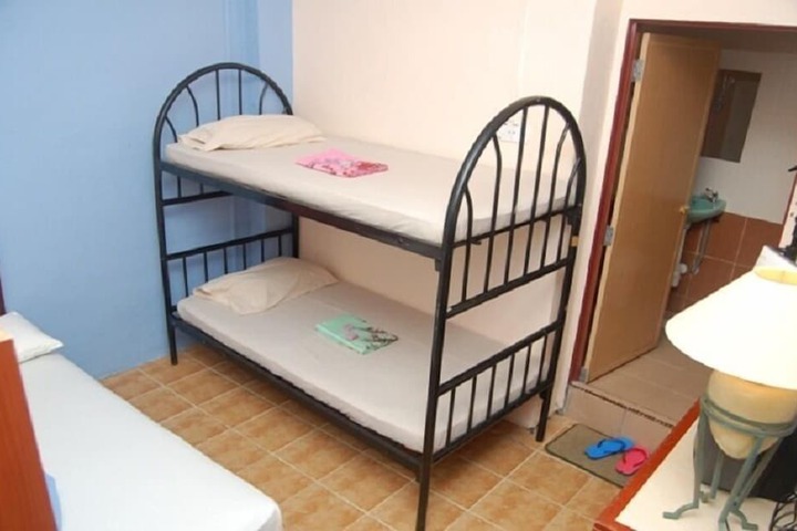 Room 6 of 15