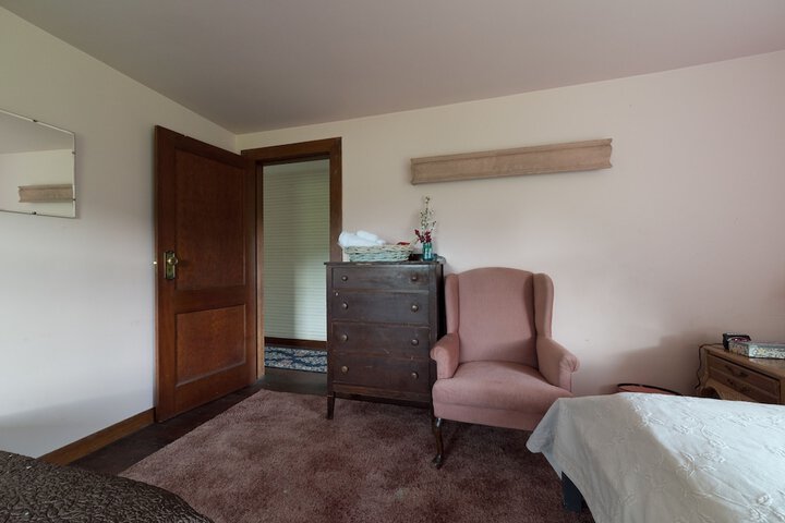 Room 27 of 61