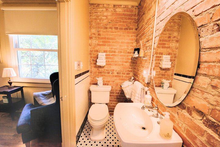 Room 154 of 243