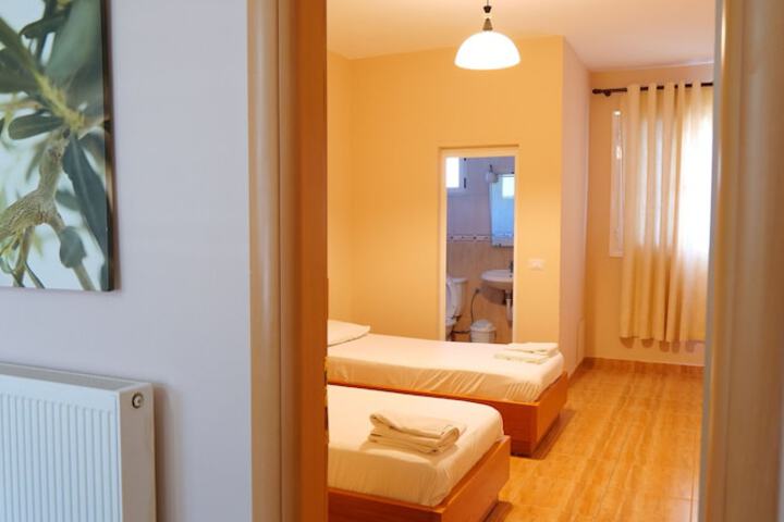 Room 17 of 108