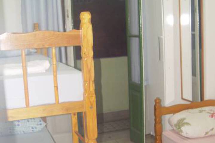 Room 4 of 30