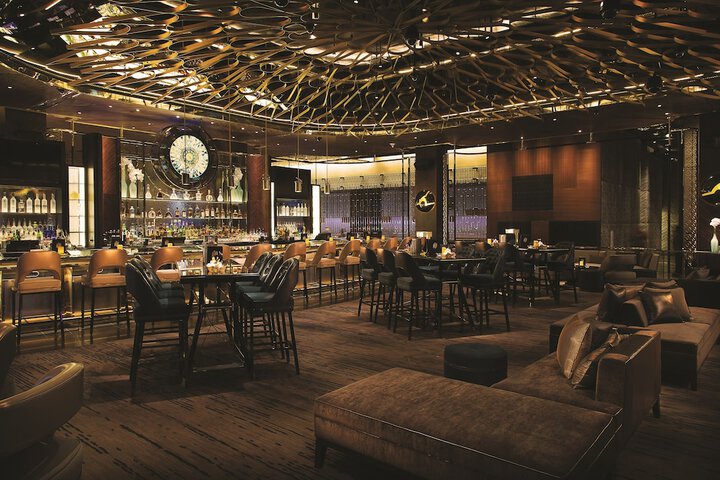 Lounge 86 of 110