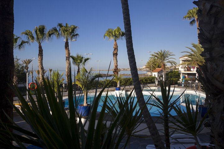 Hotel with Pool