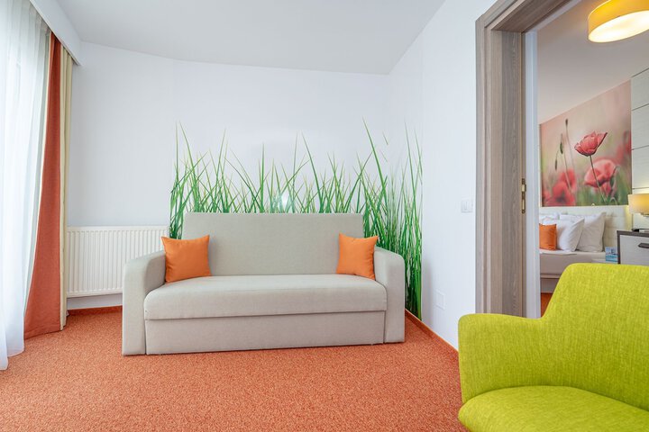 Room 4 of 95