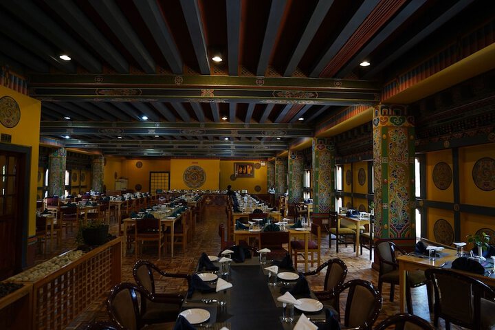 Dining 9 of 11