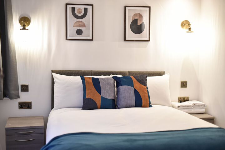 Room 3 of 6