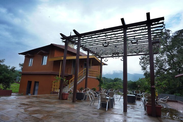 Hotel Exterior 26 of 40