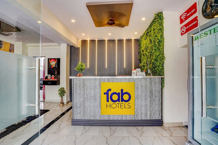 Hotel Interior 10 of 32