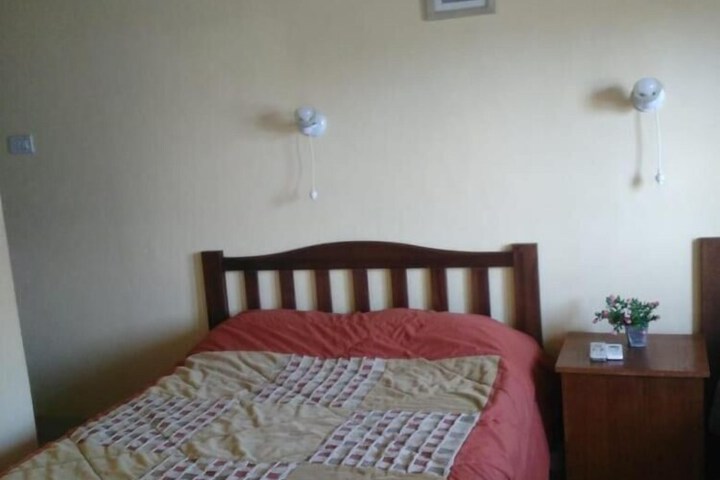 Room 5 of 23