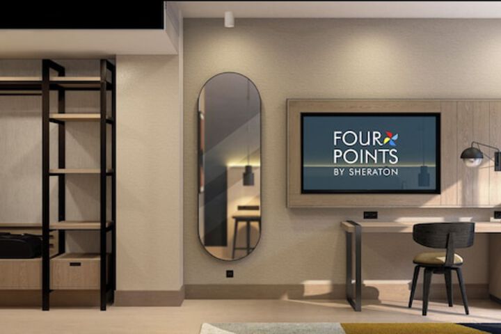 Room 13 of 83