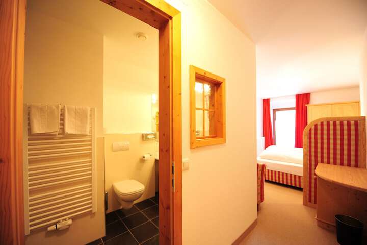 Room 13 of 88