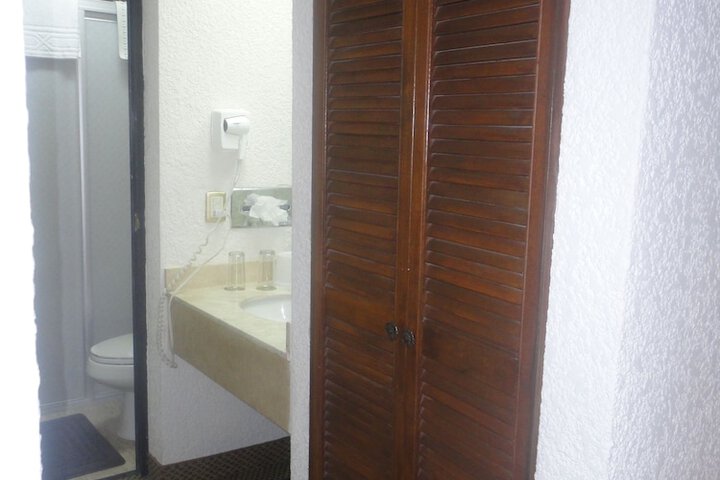 Room 32 of 55