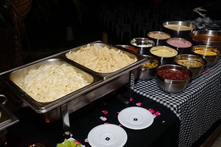 Dining 40 of 63