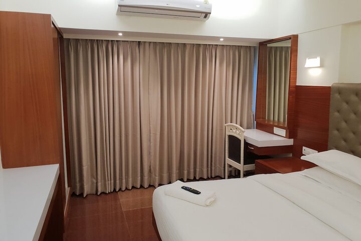 Room 27 of 97